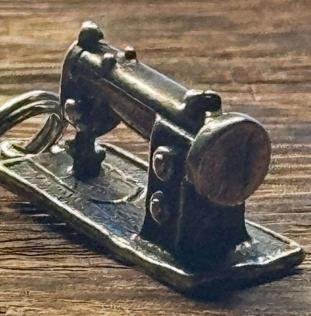 Vintage Sterling Silver 3D Detailed Sewing Machine 925 Charm